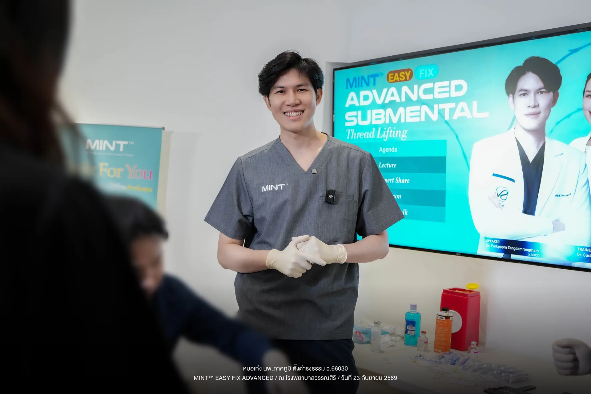 Hands-On Session 12 เตียง หมอเก่งเดินดูและแนะนำแพทย์ผู้เรียนร้อยไหมเหนียง