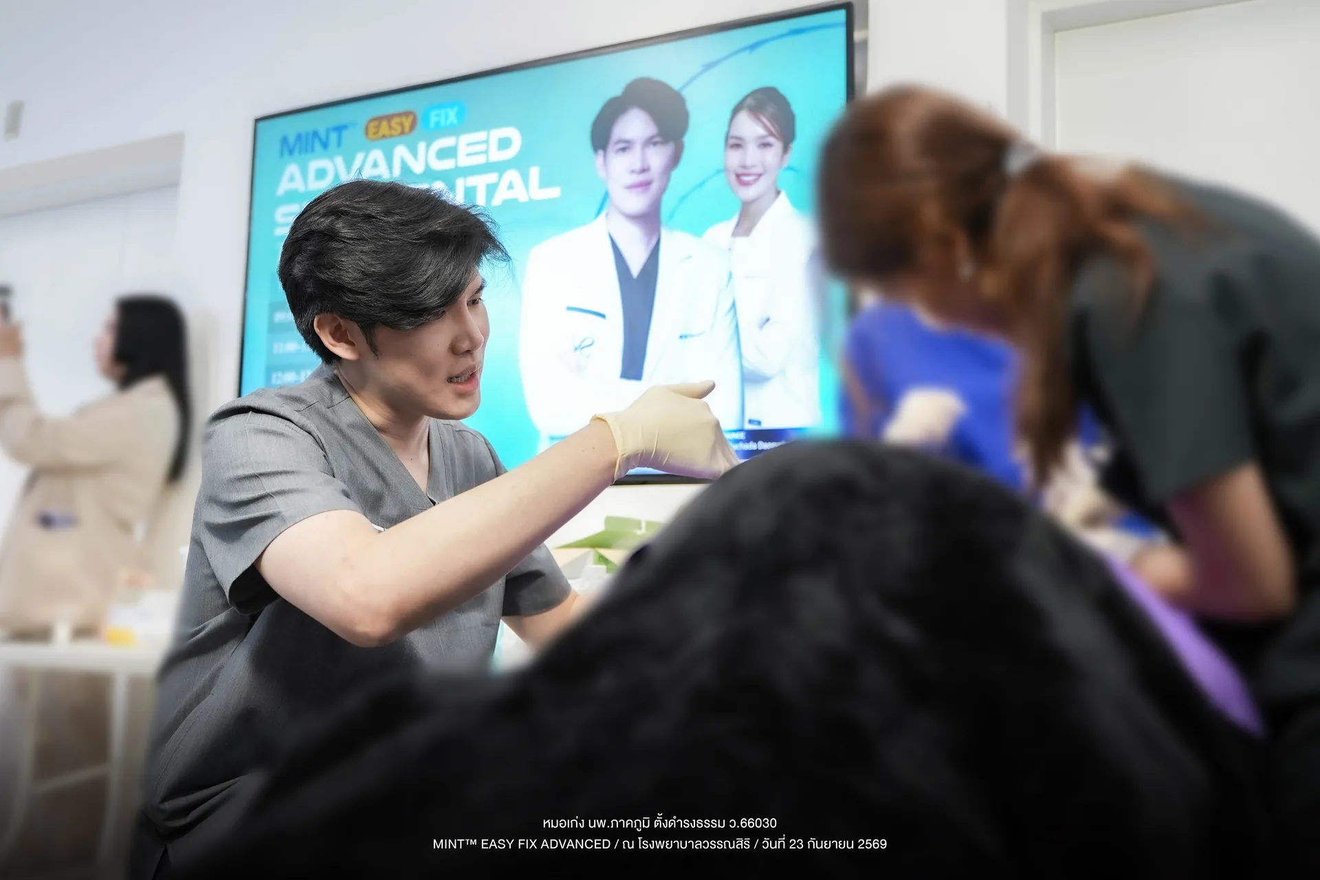 หมอเก่งแนะนำแพทย์ผู้เรียนระหว่าง Hands-On ร้อยไหมเหนียง